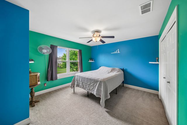 115 Pineridge Drive S, Oswego, IL 60543