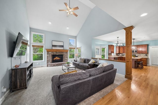 115 Pineridge Drive S, Oswego, IL 60543