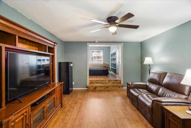 227 N Hopson Street, Van Alstyne, TX 75495