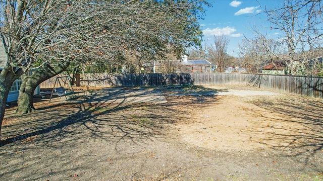 227 N Hopson Street, Van Alstyne, TX 75495