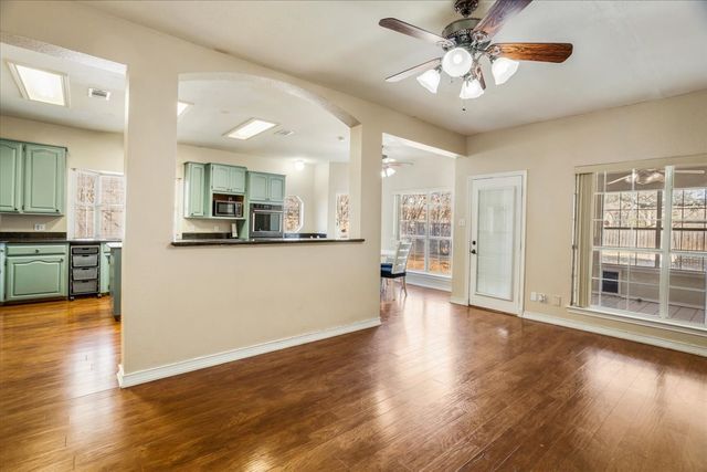 227 N Hopson Street, Van Alstyne, TX 75495