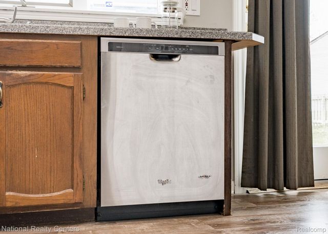 2720 Leewood Circle, Orion Charter Township, MI 48360