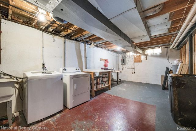 2720 Leewood Circle, Orion Charter Township, MI 48360