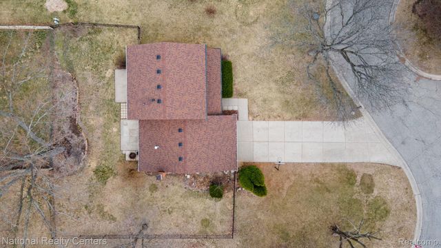 2720 Leewood Circle, Orion Charter Township, MI 48360