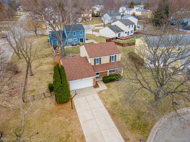 2720 Leewood Circle, Orion Charter Township, MI 48360
