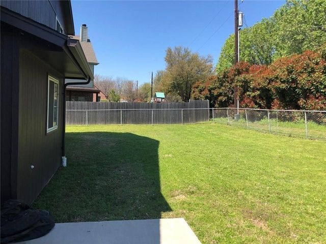 405 Peninsula Drive, Lakewood Village, TX 75068