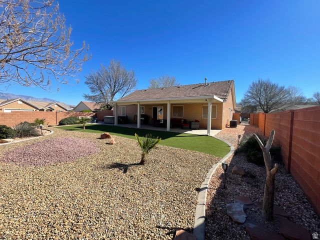 1848 S BRIDLE CIR, Washington, UT 84780