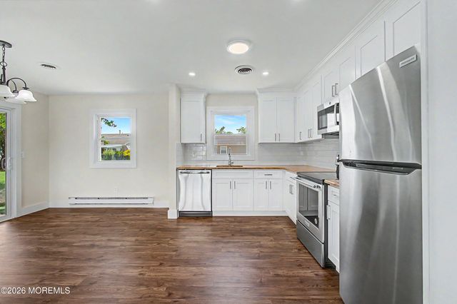 23 Eton Road, Toms River, NJ 08757