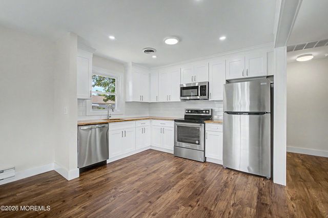 23 Eton Road, Toms River, NJ 08757