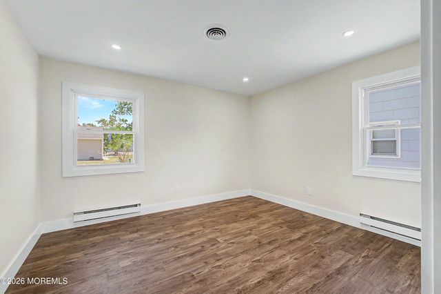 23 Eton Road, Toms River, NJ 08757