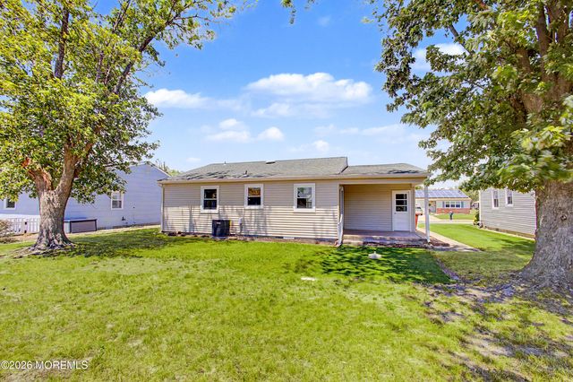 23 Eton Road, Toms River, NJ 08757