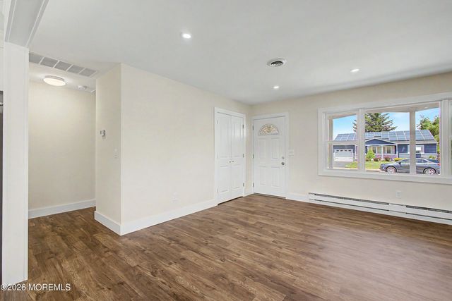 23 Eton Road, Toms River, NJ 08757