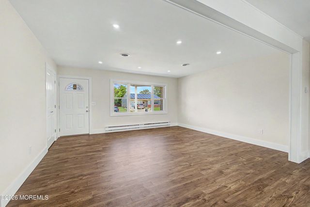 23 Eton Road, Toms River, NJ 08757