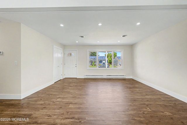 23 Eton Road, Toms River, NJ 08757
