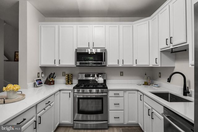 99 WEAVER DR, Marlton, NJ 08053