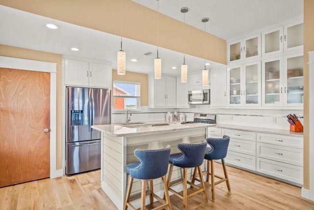423 S 7th St, Port Aransas, TX 78373