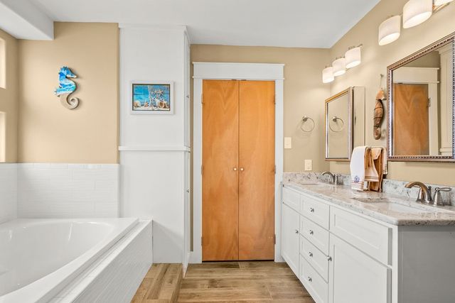 423 S 7th St, Port Aransas, TX 78373