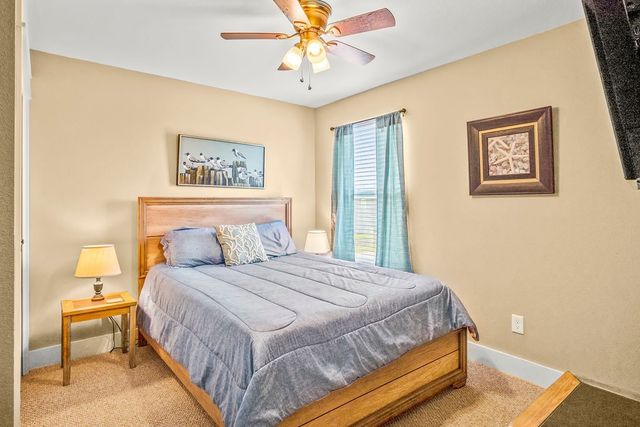 423 S 7th St, Port Aransas, TX 78373