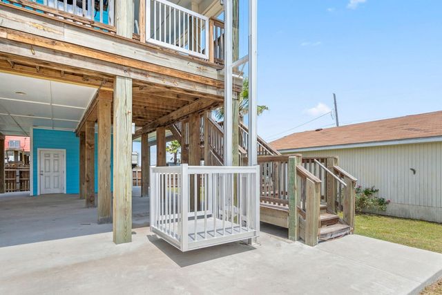 423 S 7th St, Port Aransas, TX 78373