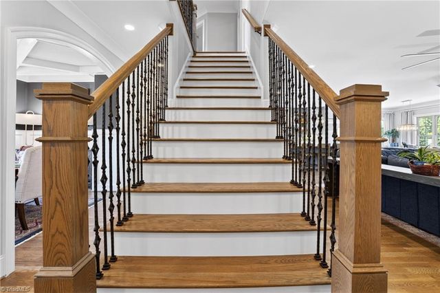 6634 Linville Ridge Drive, Oak Ridge, NC 27310