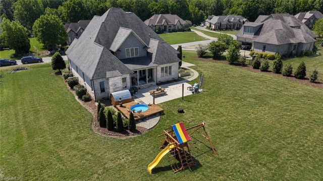 6634 Linville Ridge Drive, Oak Ridge, NC 27310