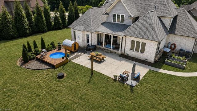 6634 Linville Ridge Drive, Oak Ridge, NC 27310
