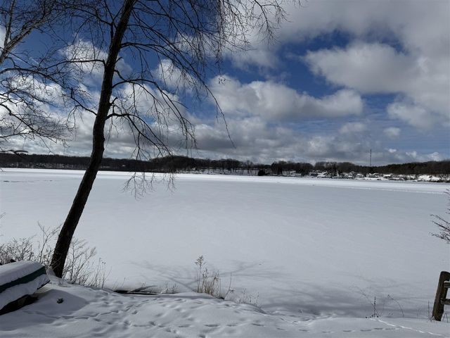 10780 Round Lake Drive, Mecosta, MI 49332