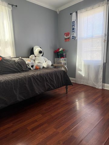 1141 Homer Avenue, Aurora, IL 60505