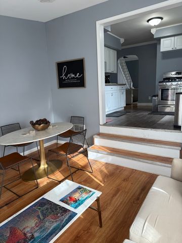 1141 Homer Avenue, Aurora, IL 60505