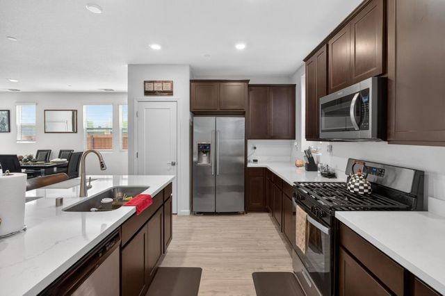 8226 Ocho Way, Elk Grove, CA 95757