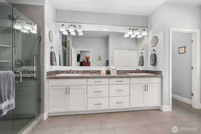 3640 Oakwood Street SE, Lacey, WA 98513