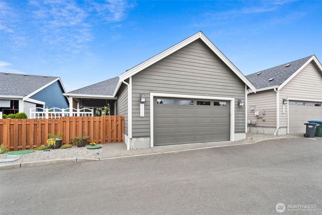3640 Oakwood Street SE, Lacey, WA 98513