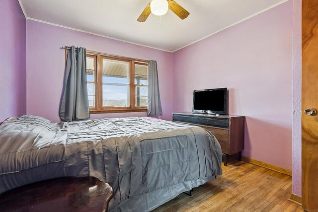 201 12th Ave NE, Independence, IA 50644