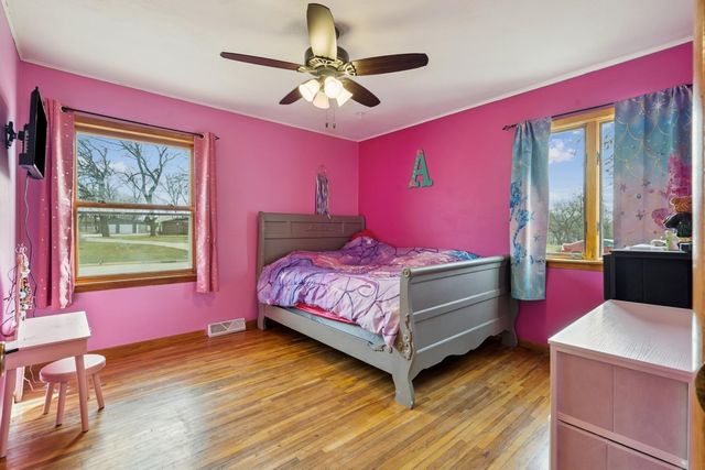 201 12th Ave NE, Independence, IA 50644