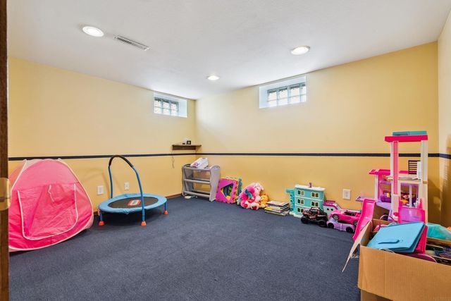 201 12th Ave NE, Independence, IA 50644