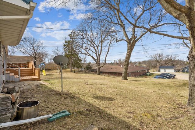 201 12th Ave NE, Independence, IA 50644