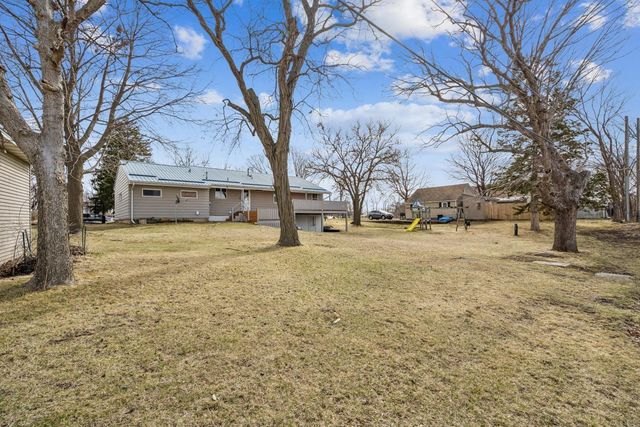 201 12th Ave NE, Independence, IA 50644