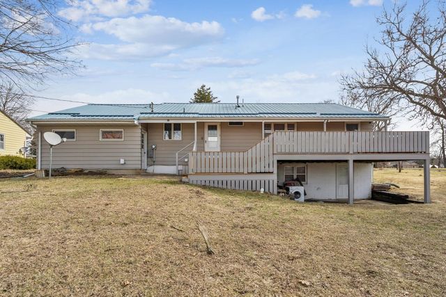 201 12th Ave NE, Independence, IA 50644