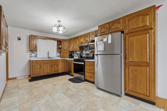 201 12th Ave NE, Independence, IA 50644