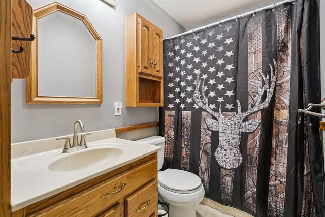 201 12th Ave NE, Independence, IA 50644