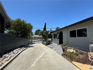 2022 Dawson Avenue, Signal Hill, CA 90755