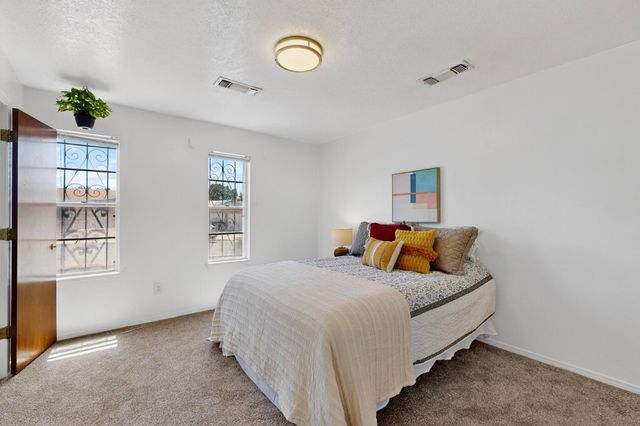 6407 Mendius Avenue NE, Albuquerque, NM 87109