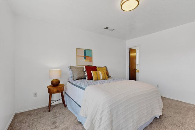 6407 Mendius Avenue NE, Albuquerque, NM 87109