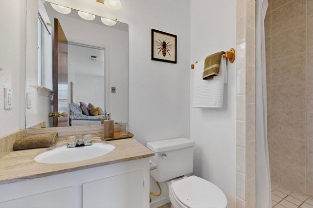 6407 Mendius Avenue NE, Albuquerque, NM 87109