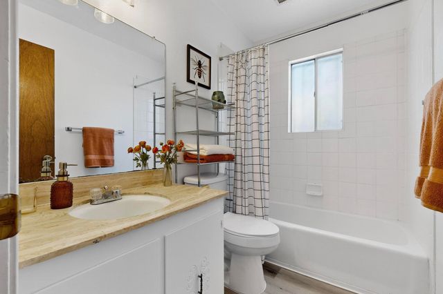 6407 Mendius Avenue NE, Albuquerque, NM 87109