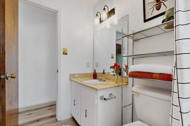 6407 Mendius Avenue NE, Albuquerque, NM 87109