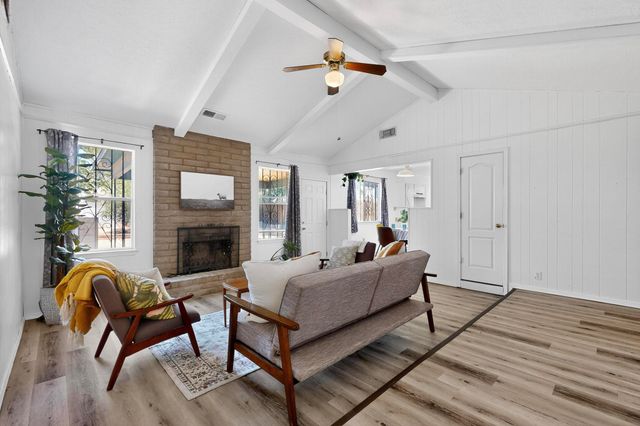 6407 Mendius Avenue NE, Albuquerque, NM 87109