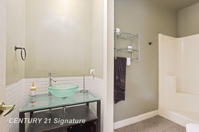 4171 Carmel Drive, Saginaw Twp, MI 48603