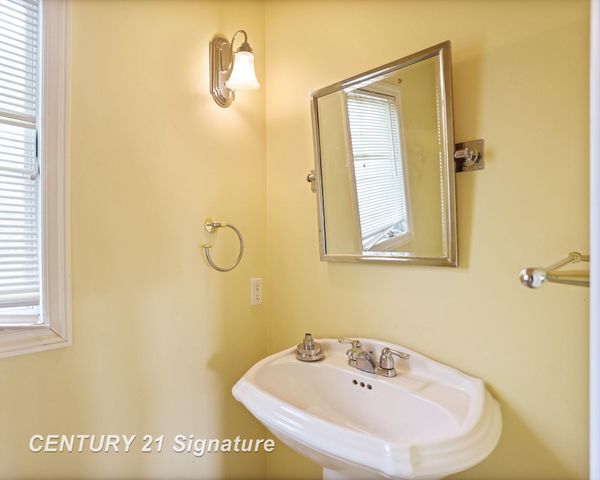 4171 Carmel Drive, Saginaw Twp, MI 48603