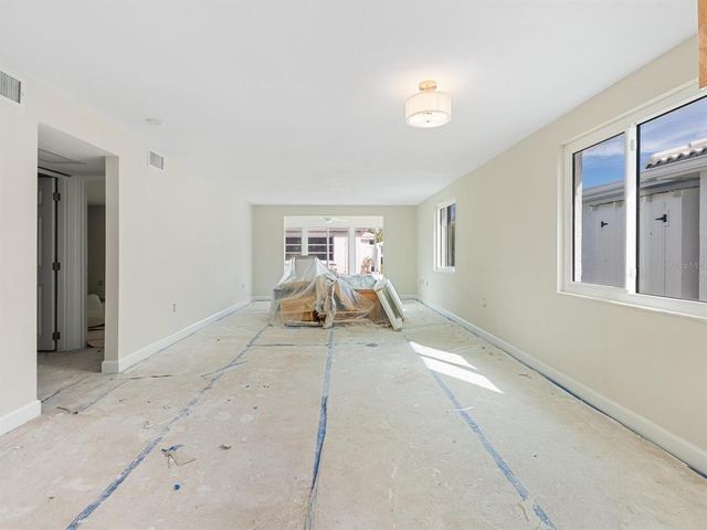 667 EL CENTRO, Longboat Key, FL 34228
